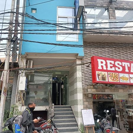 Airport Hotel Breeze Nova Deli Exterior foto