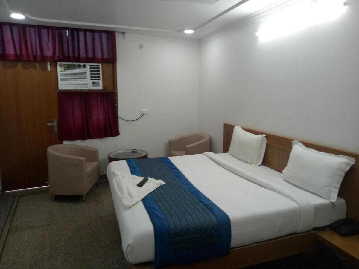 Airport Hotel Breeze Nova Deli Exterior foto